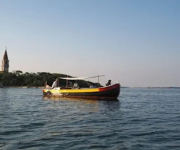 Murano, Burano & Torcello: Islands Tour on Traditional Boat